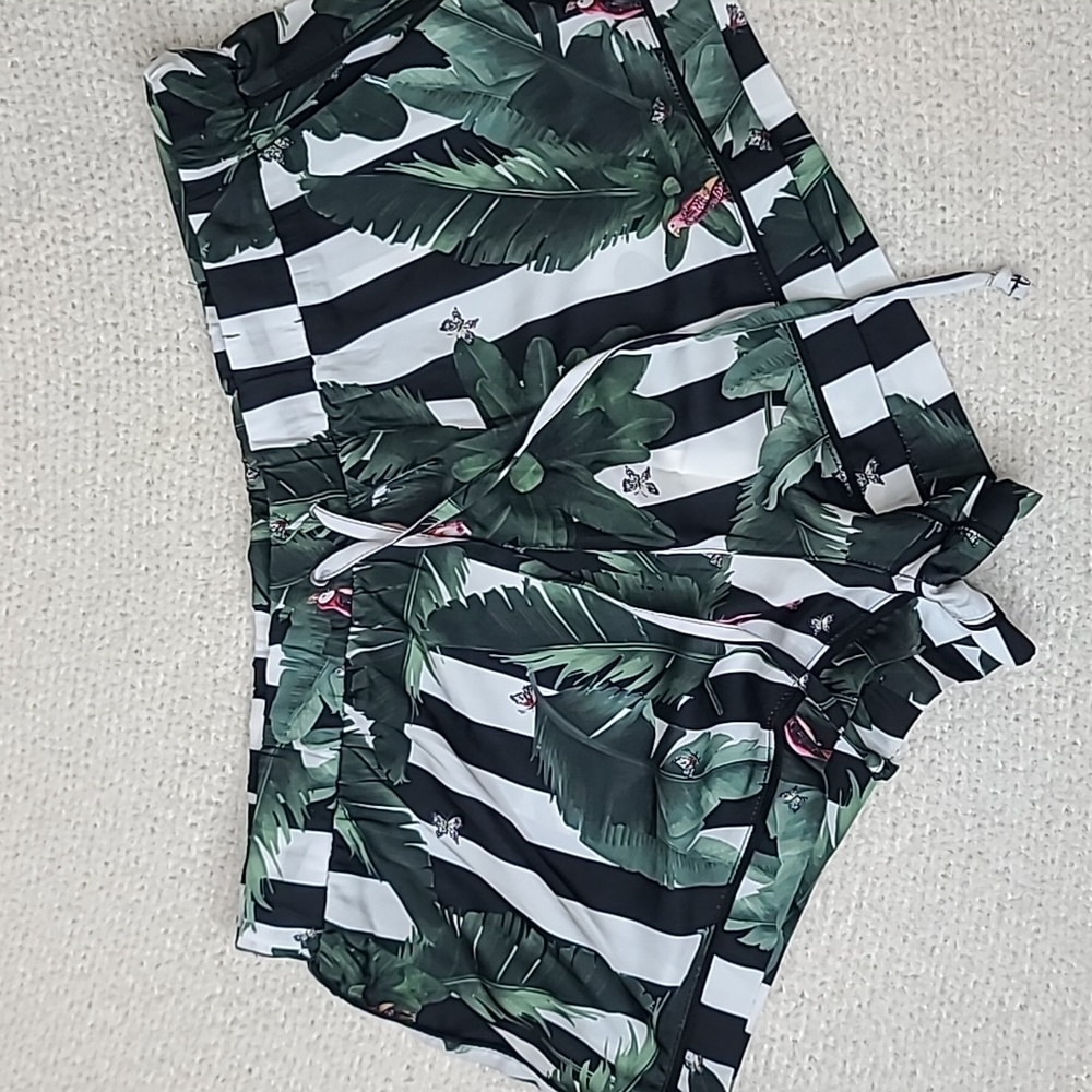 Revolve Plush Silky Stripe Jungle Pajama Set - NVR WORN - Picture 13 of 16
